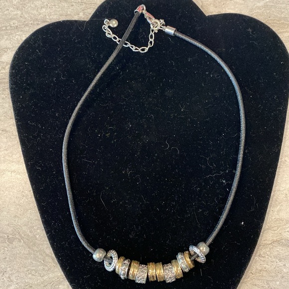 Black leather Choker Necklace - Picture 3 of 7